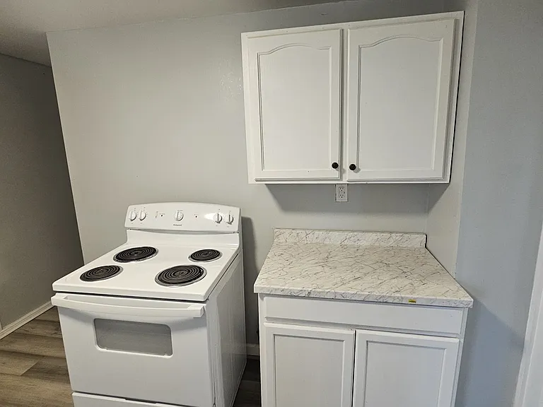 501 Calvert St — Photo 11