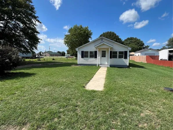 1408 Eleanor St, Kennett, MO 63857