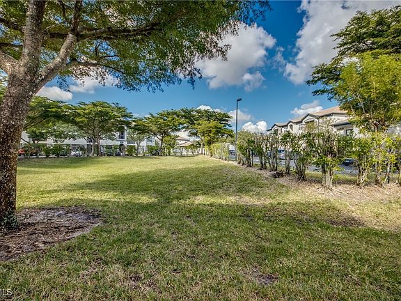 5th image of 10011 Chiana Cir