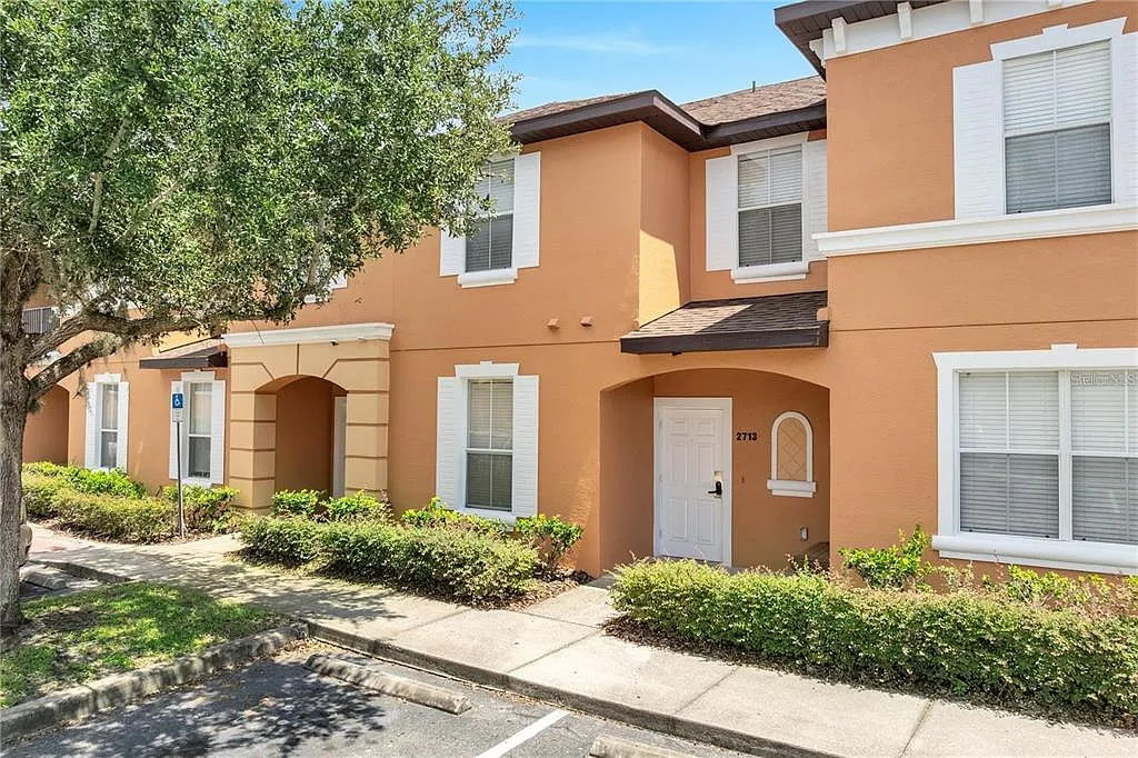 4 bed, 3.0 bath, 1440 sqft, $2,700 — Photo 1