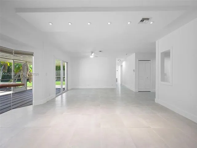 5300 SW 162nd Ave — Photo 11