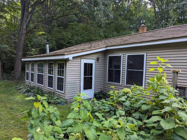 3290 Riverview Dr, Hersey, MI 49639