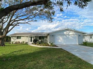 357 Pine Tree Rd, Venice, FL 34293
