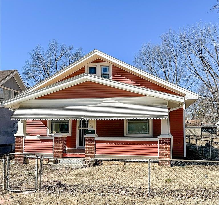 1st image of 628 S 19th St