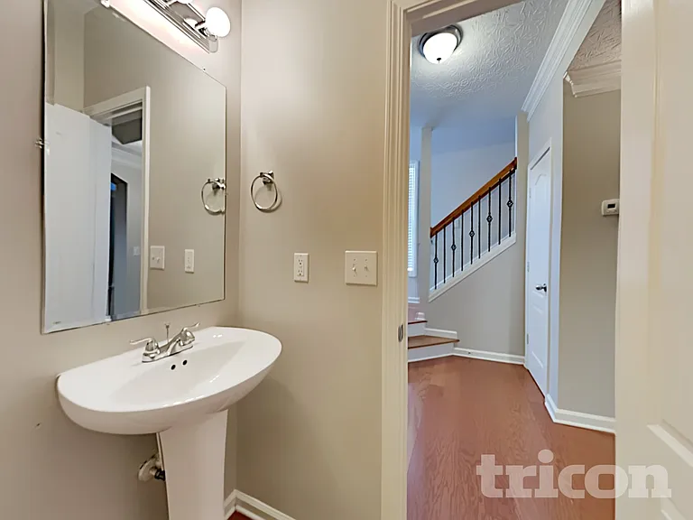 8132 Brookbend Dr — Photo 15
