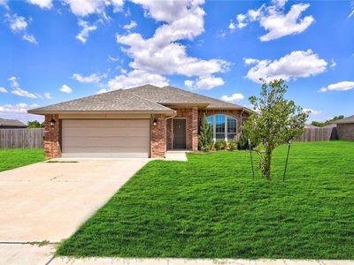 910 Brookhollow Dr, Chickasha, OK, 73018