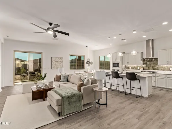 18119 W SILVERWOOD Drive, Goodyear, AZ 85338