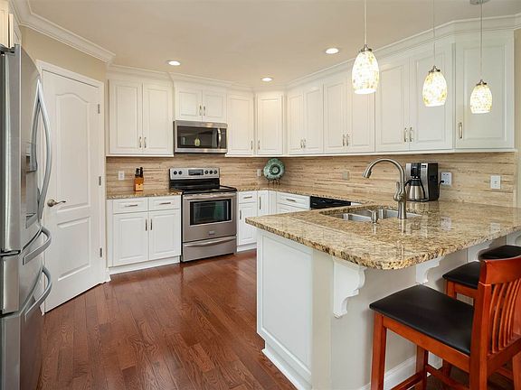 5th image of 205 NW Circle Dr NE