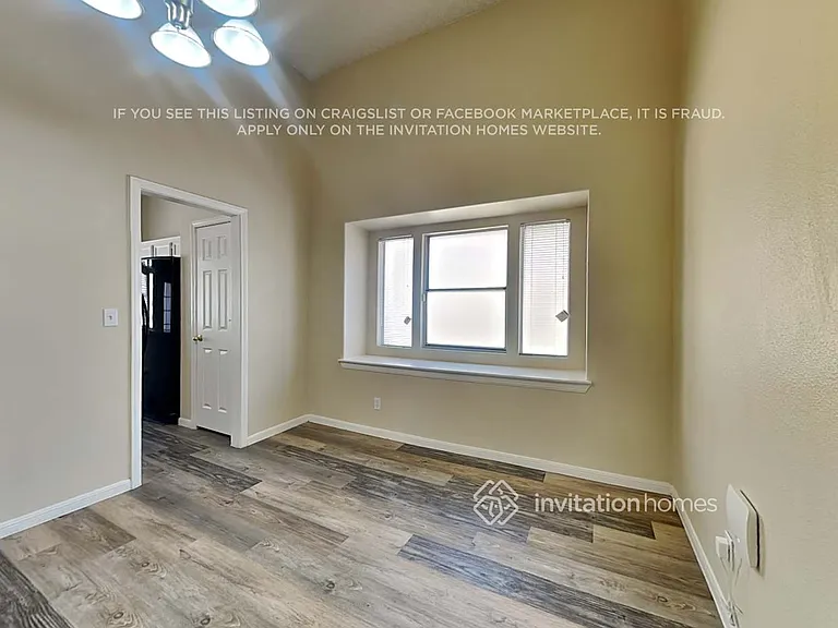 7368 Atwood Ave — Photo 12