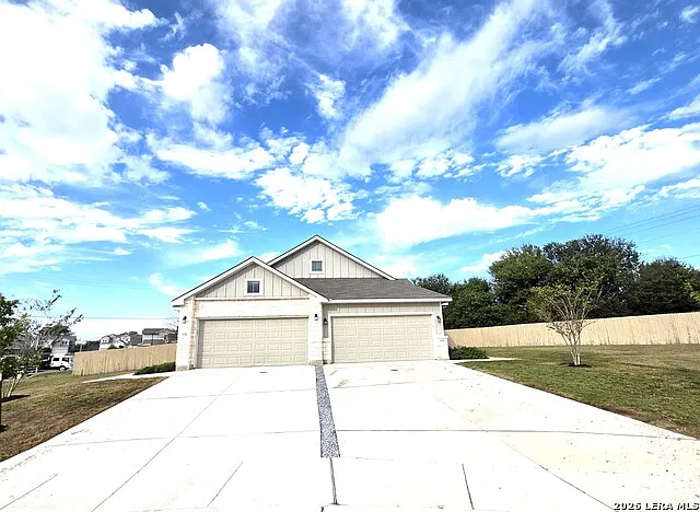 3 bed, 2.0 bath, 1366 sqft, $1,800 — Photo 1