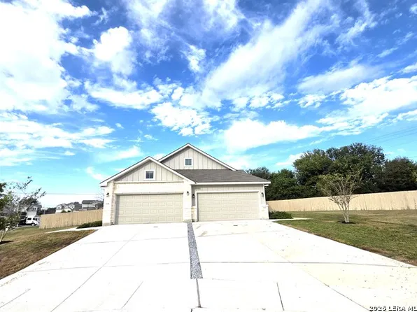 333 Caleb Ct, Cibolo, TX 78108
