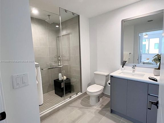 2nd image of 401 Hialeah Dr #202