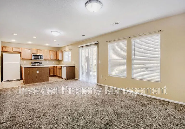 11602 Fenwick Cir — Photo 3