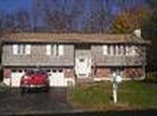 11 Sharon Dr, Fishkill, NY 12524