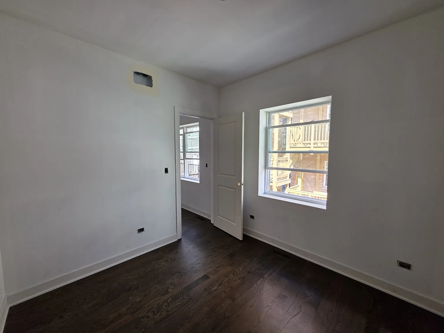 2 bed, 700 sqft, $3,150 — Photo 4