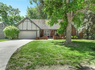 213 NW Juniper St, Lees Summit, MO 64064
