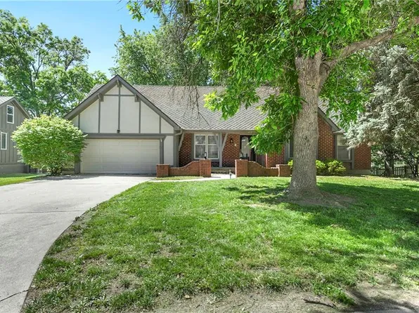 213 NW Juniper St, Lees Summit, MO 64064