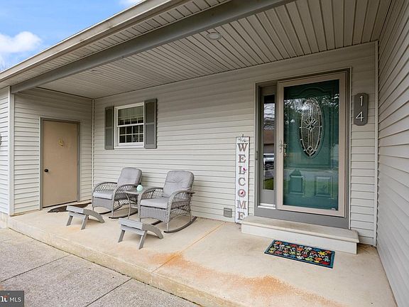 3rd image of 14 Thistle Ln