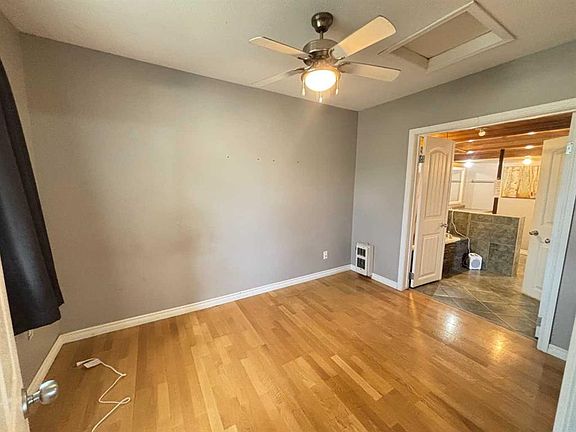 3rd image of 4514 S 49th St