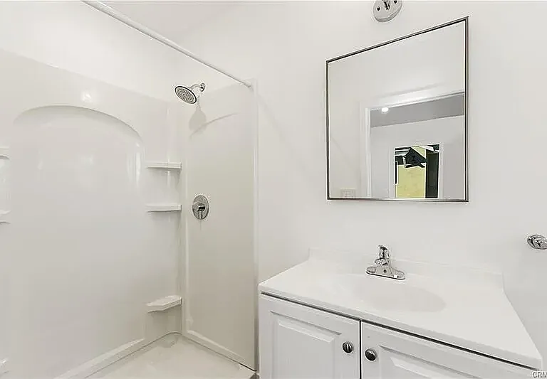552 N Cambridge St — Photo 12