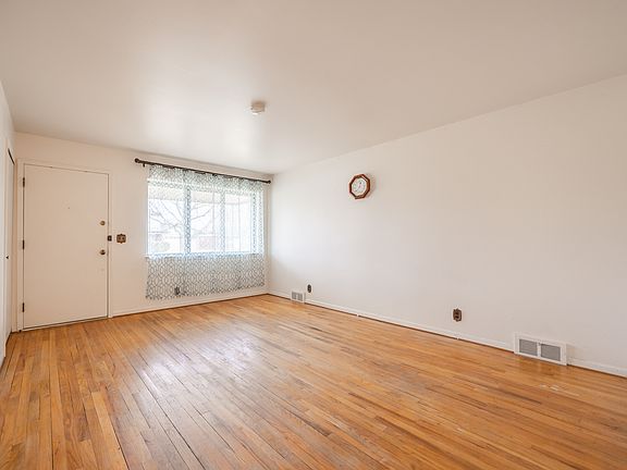 3rd image of 11852 Herbert Ave