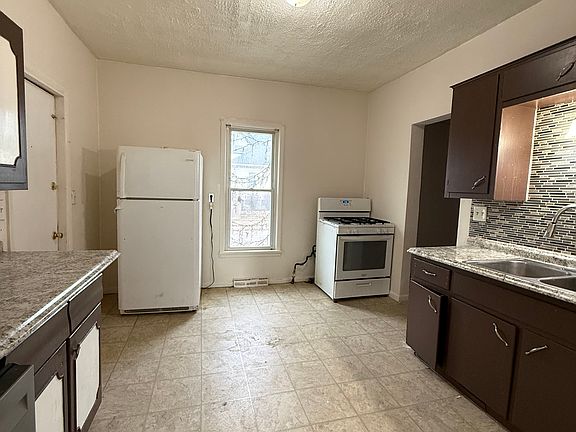 2nd image of 181 W End Ave Floor 1