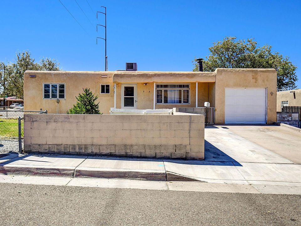 1st image of 2201 Palomas Dr NE