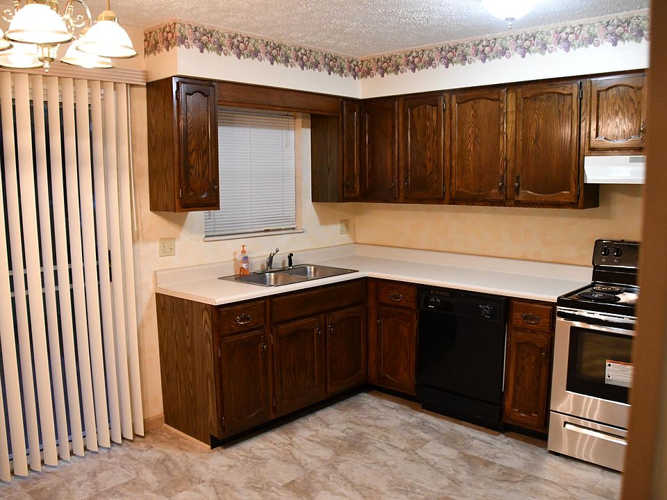 1st image of 683 Bethany Ct