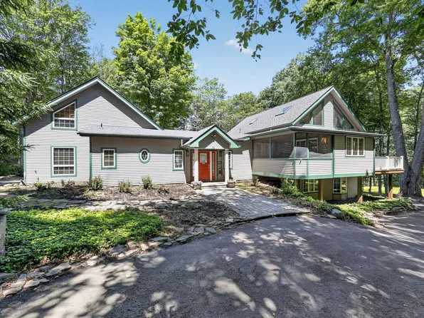 326 Fawn Rd, Pocono Lake, PA 18347