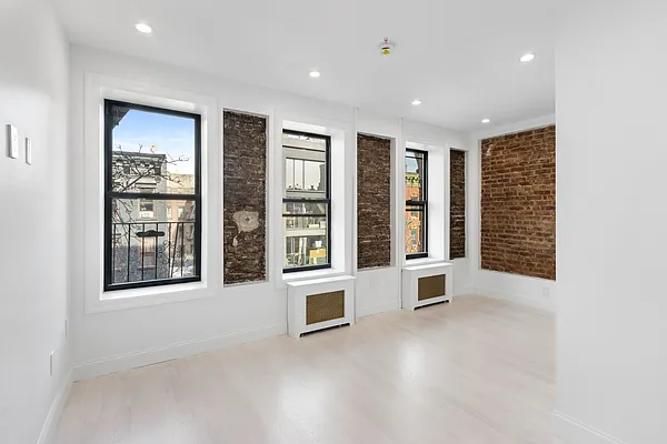 Rented by Compass | media 9