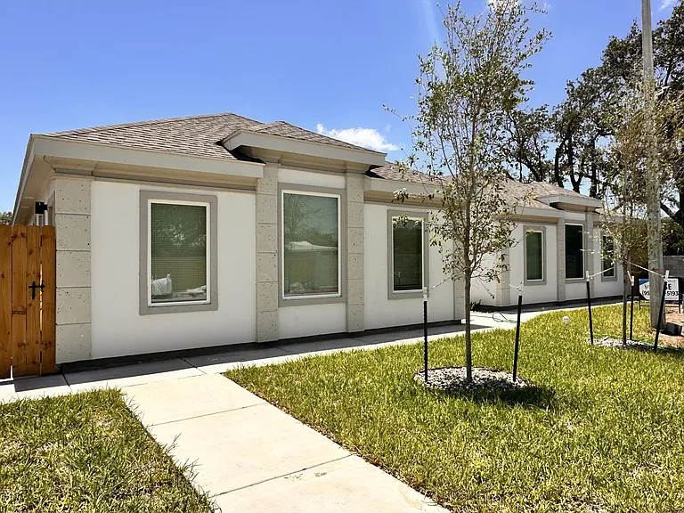 740 N Alamo Rd #31 — Photo 3