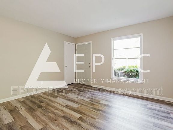 2nd image of 802 Ashley St