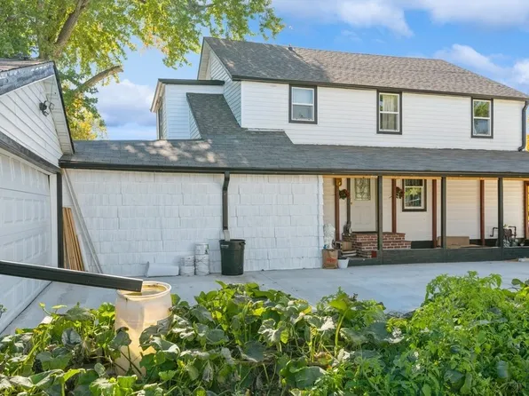 922 E 8th St N, Newton, IA 50208