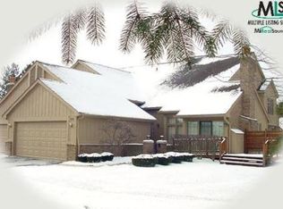 37956 N Laurel Park Dr, Livonia, MI