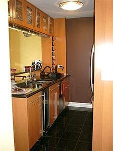 4th image of 232-236 E 47th St #34A