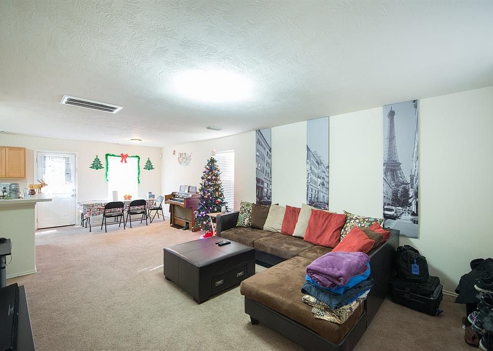 1st image of 21206 Linden House Ct