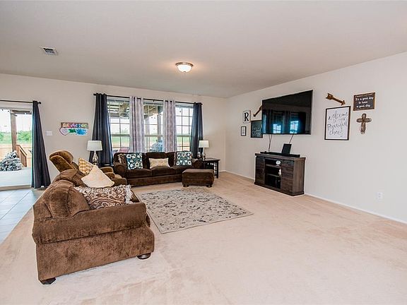 5th image of 271 Saddlebrook Ln