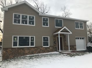 69 Crescent Ave, Totowa, NJ 07512