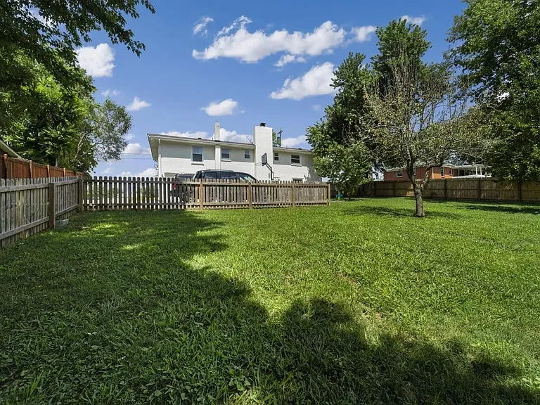 517 Brewer Dr — Photo 7