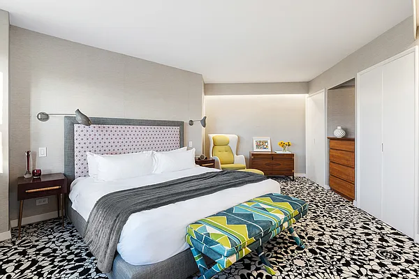 Sold by Compass | media 7