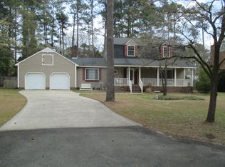 412 Surrey Ln, Trent Woods, NC 28562