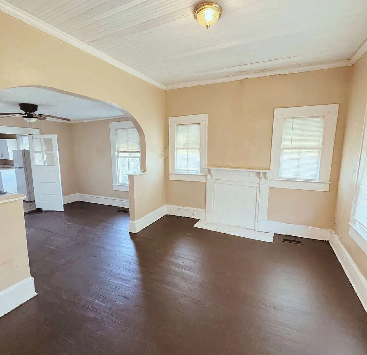 2 bed, 1.0 bath, 1378 sqft, $989 — Photo 3