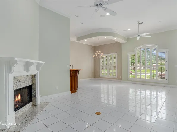 2410 N Waverly Dr, Bossier City, LA 71111