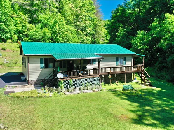 190 Lazy Run Ln, Arnoldsburg, WV 25234