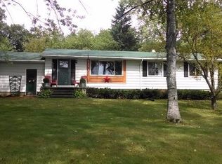 N4106 Fish Haven Ct, Oxford, WI 53952
