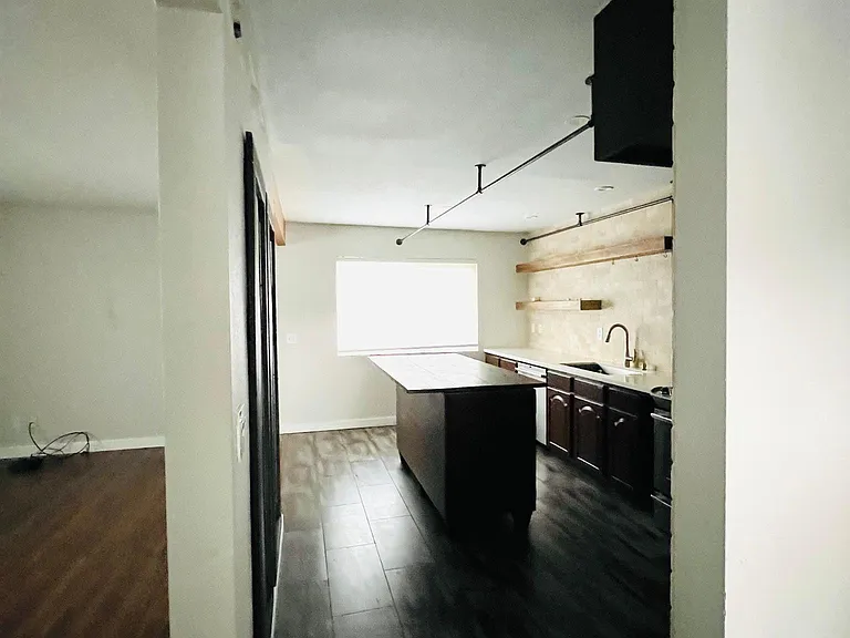 2425 La Brea Ct #2425 — Photo 4