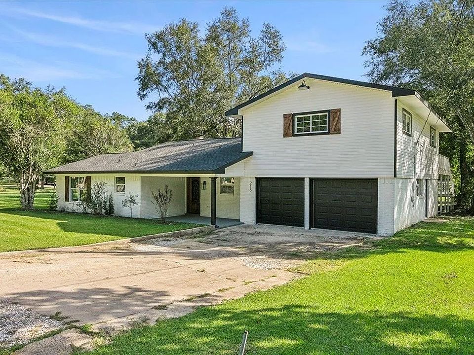 1st image of 215 Cypress Bend Dr