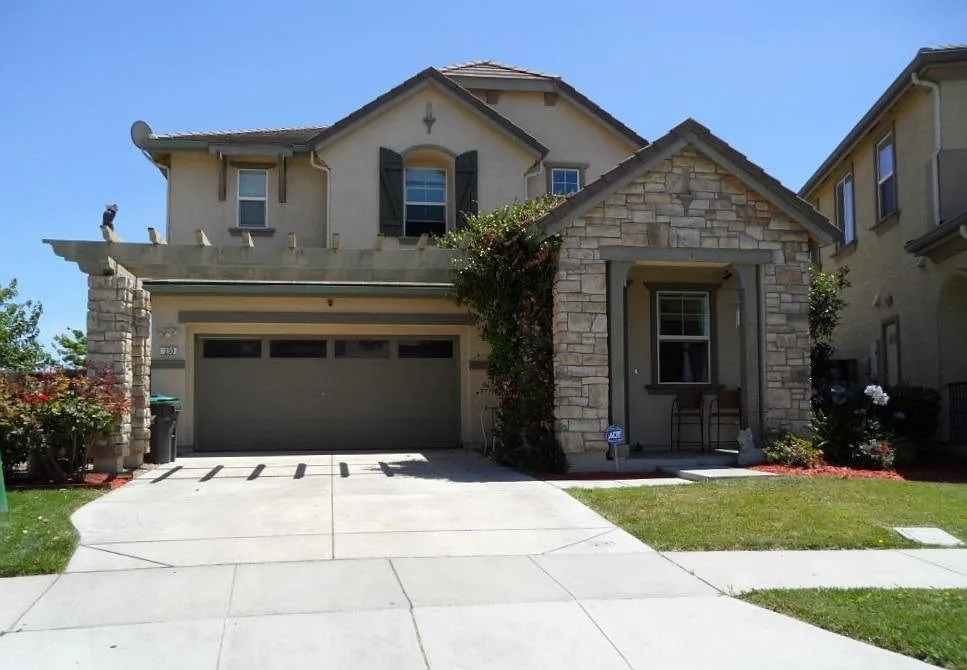 230 Crescent Moon Dr photo 1