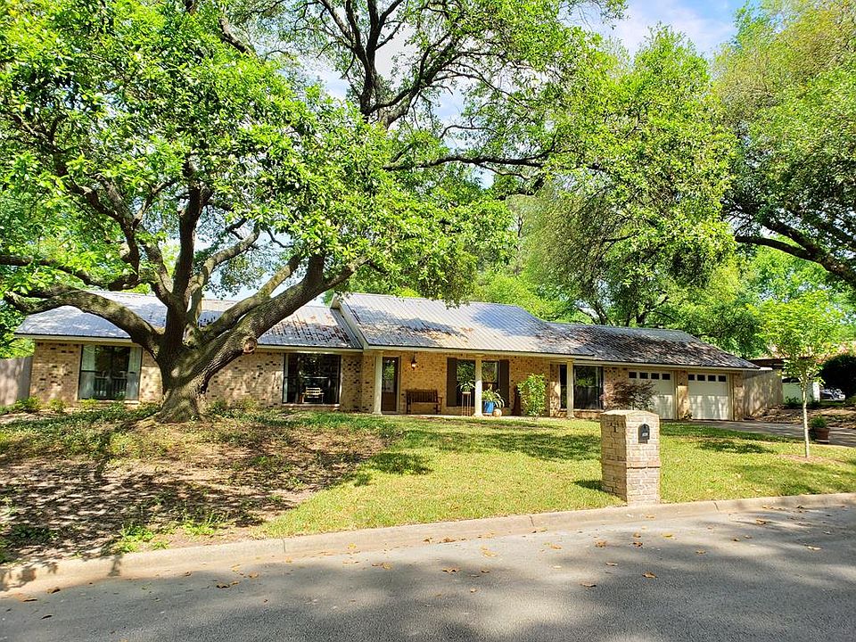 1st image of 3413 Piccadilly Cir