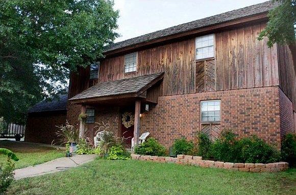 1st image of 1110 N Terrace Dr